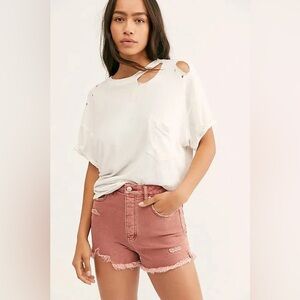 We The Free Crvy Vintage High Rise Cutoff Shorts in Rose Size 28